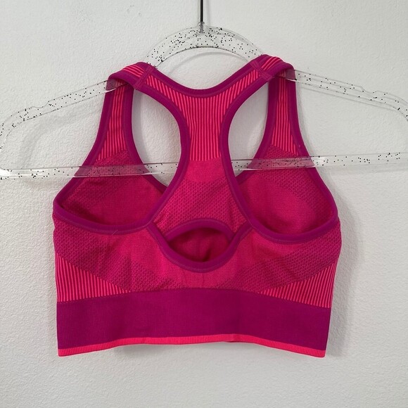 PUMA Sports Bra. Size S small. Pink - Picture 2 of 5
